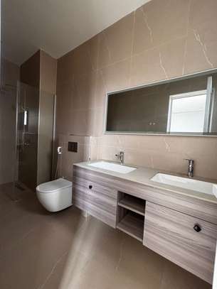 APPARTEMENT LUXUEUR image 11