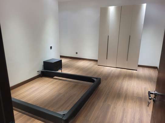 Trois chambres salon à vendre image 6