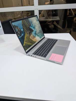 Dell Elitebook 15pouce ) Amdryzen 7 Pro ) 32 ) 1 tera image 3