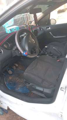 Peugeot 308 2011 image 2