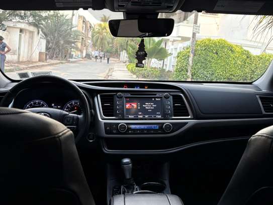 Toyota highlander image 4