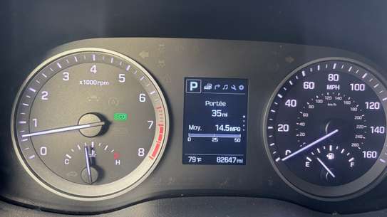 HYUNDAI TUCSON full image 14