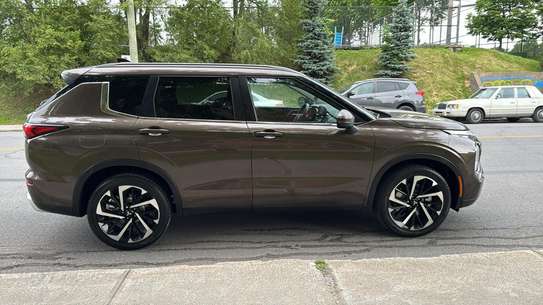 Mitsubishi Outlander image 14