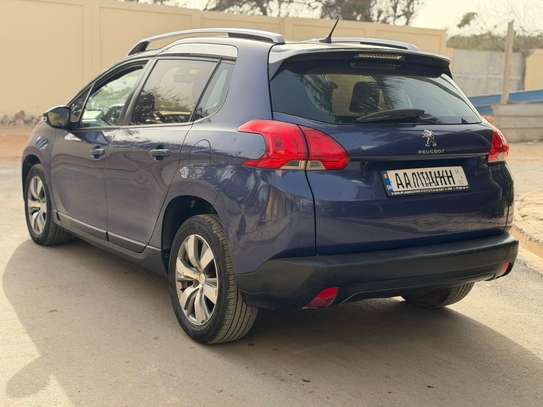 PEUGEOT 2008 image 8