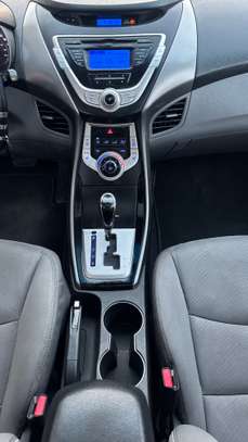 HYUNDAI ELANTRA image 8