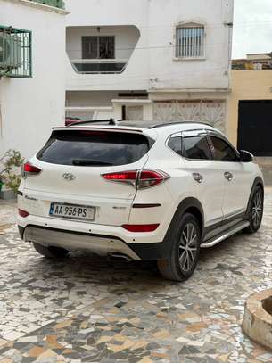 Hyundai Tucson limited image 3