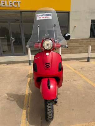 Vespa 125 gts image 2