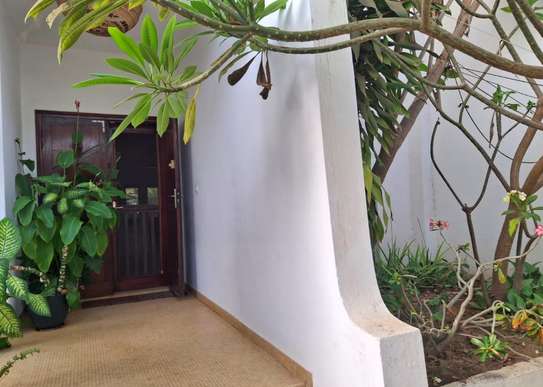 Villa de charme à louer à Mermoz image 2
