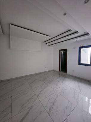 Appartement f4 aux mamelles au 3 e étage image 5