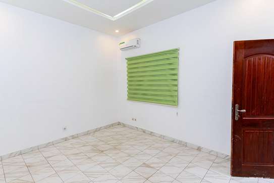 Appartement F6 mermoz image 11