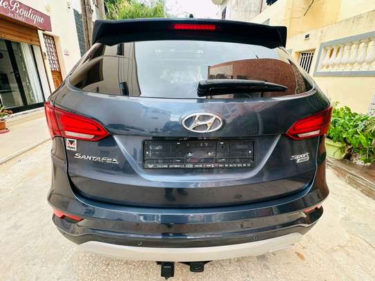 Hyundai santafe sport 2018 image 5