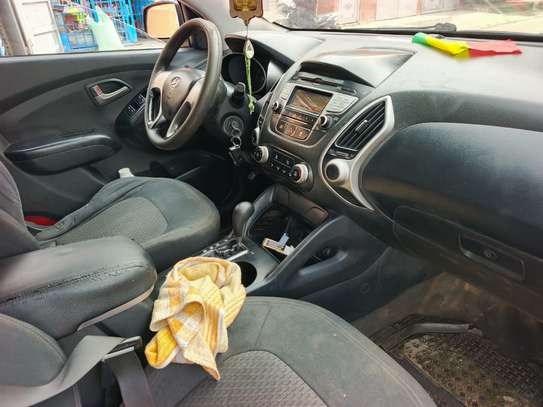 HYUNDAI TUCSON image 5
