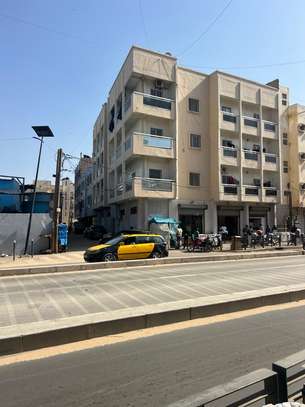 Cite fadia commercialle sur la route de BRT R+3 image 4