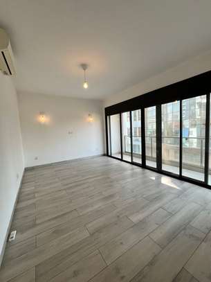 Appartement F4  à louer au Point  E image 3