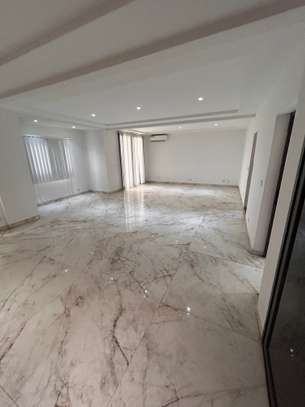 Appartement de 7 pièces pour bureau à louer image 3