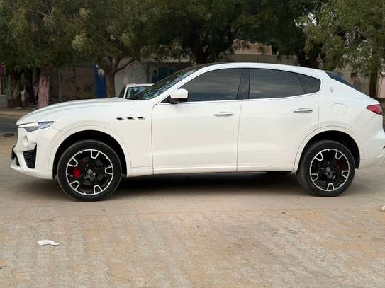 MASERATI LEVANTE  Année : 2018 image 8