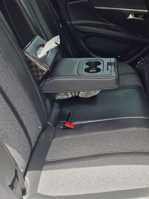 Peugeot 3008 gtline image 4