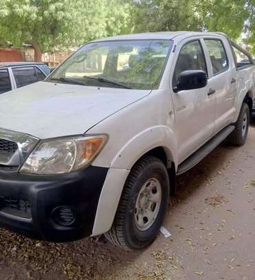 Toyota Hilux 4x4 image 9