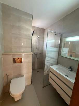 SUPERBE F4 À LOUER –CORNICHE MERMOZ image 6