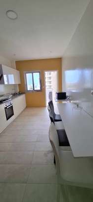 Appartement F4 meublé spacieux de 3 chambres à louer Point E image 11