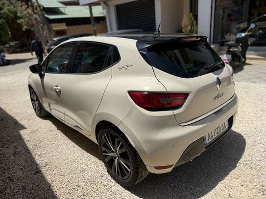 Clio 4 image 2