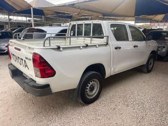Toyota Pick-up image 3
