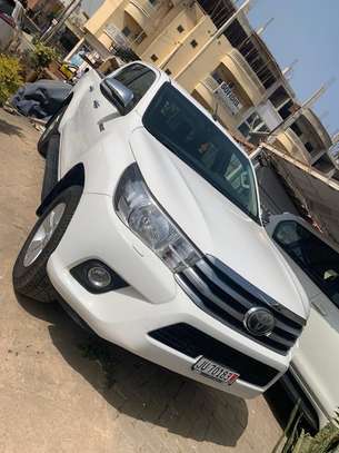 Toyota hilux 2018 image 8