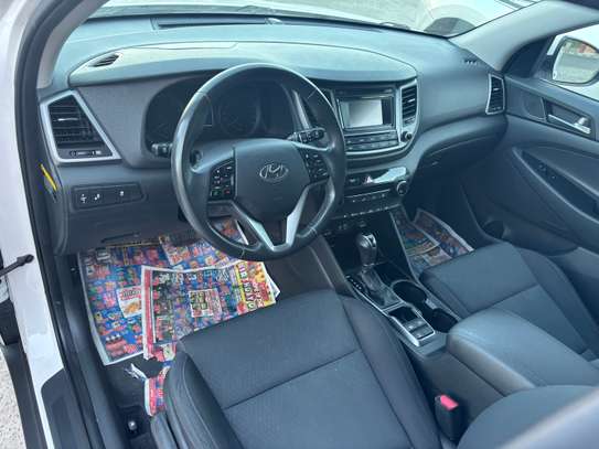 HYUNDAI TUCSON  4x4 image 13