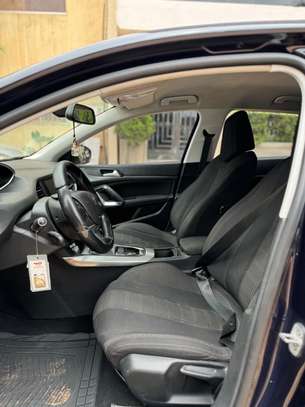 Peugeot 308 blue hdi image 3