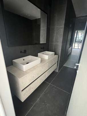 Bel appartement F3 en duplex à louer aux Almadies image 9