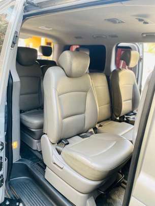 Mini Bus Hyundai Starex 12 places image 9