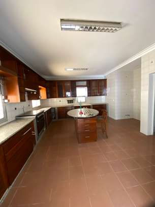 Maison à louer aux Almadies image 8