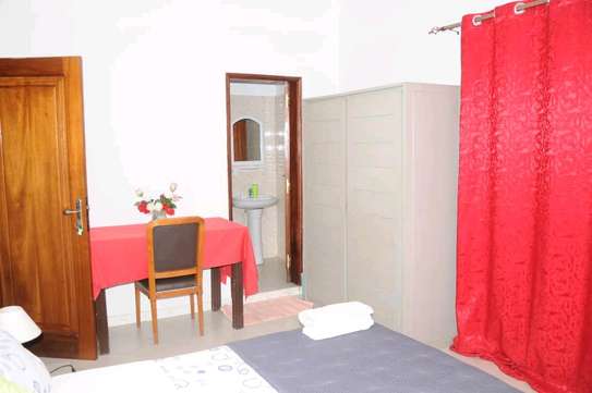 Chambre meublée à louer ( Résidence Douce) image 4