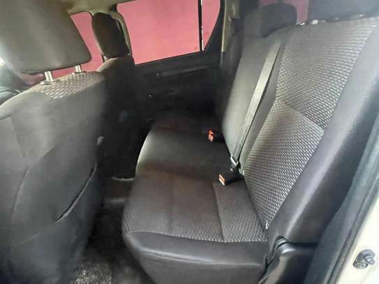 Location pick-up Toyota HILUX Européenne image 8