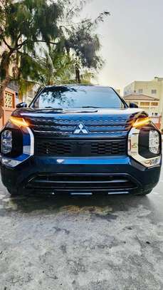 Mitsubishi Outlander image 6