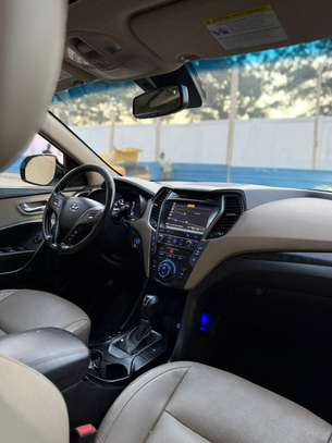 Hyundai Santafé image 1