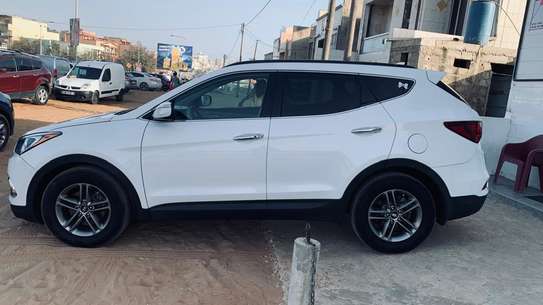 Hyundai Santafe image 9