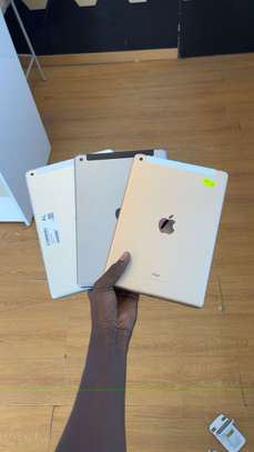 iPad 6th 32Go image 1