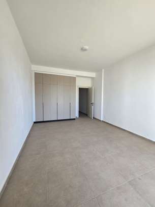 Appartement F4 Neuf Almadies image 2