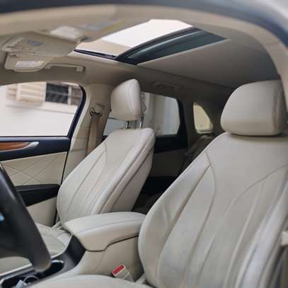 Lincoln MKC image 9