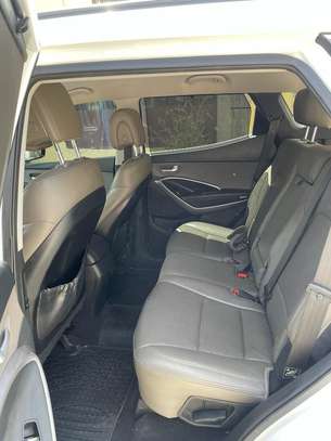 HYUNDAI SANTAFE image 6