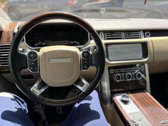 Range Rover Vogue image 3