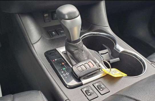 TOYOTA HYLANDER 7 places full options image 9