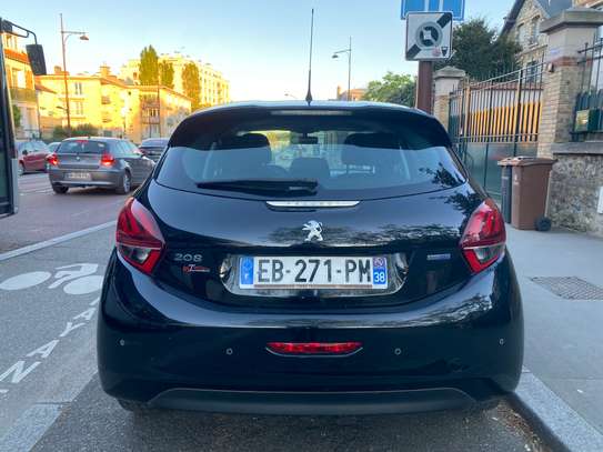 Peugeot 208 sous douane image 7