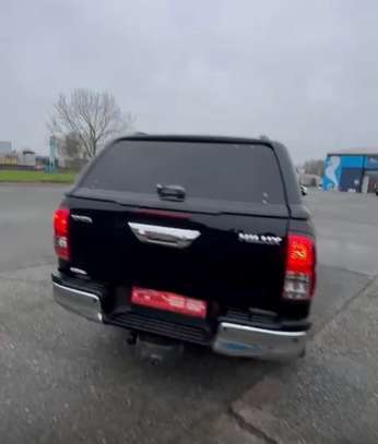 Toyota Hilux 2017 Automatique Diesel image 11