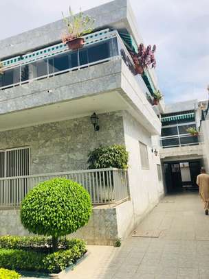Villa R+1 à vendre au Point-E image 11