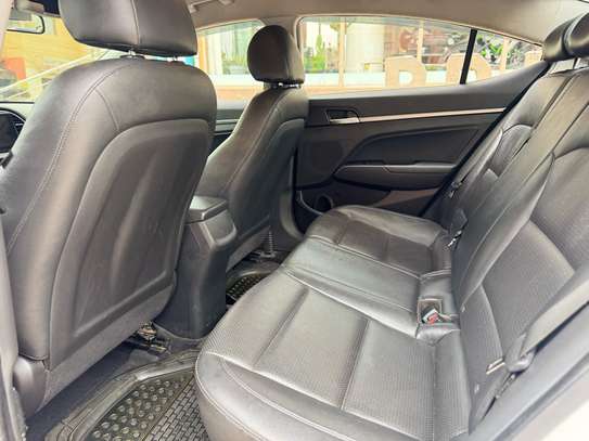 Hyundai Avante 2016 image 10