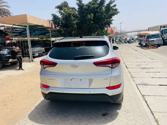 HYUNDAI TUCSON 2018 image 15
