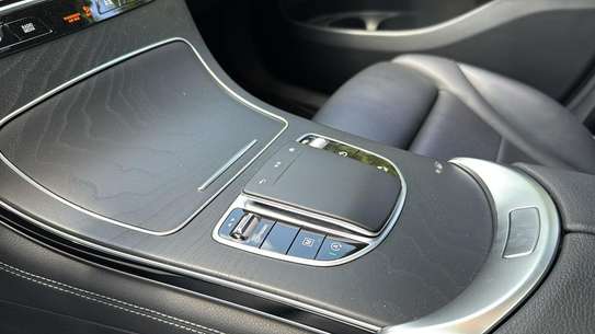 Mercedes Benz GLC 300 image 8