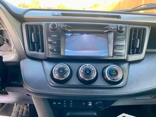 Toyota Rav 4 2017 image 8